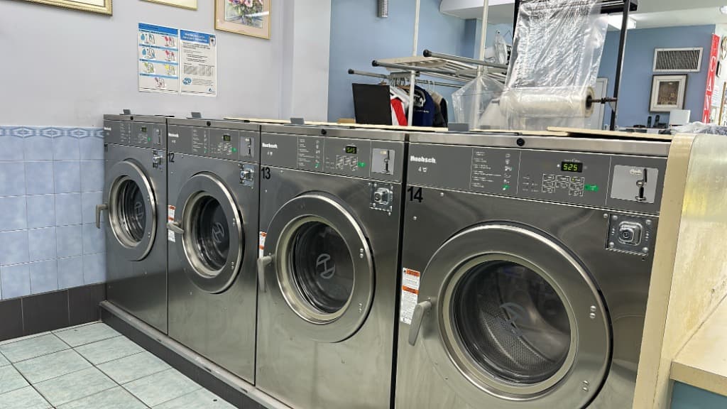 Wash, Dry & Fold Service Facility